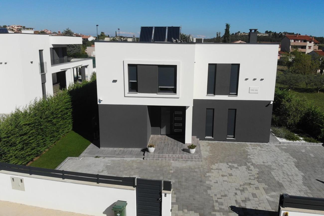 Villa Ula In Pula With Heated Pool And Sauna Eksteriør bilde