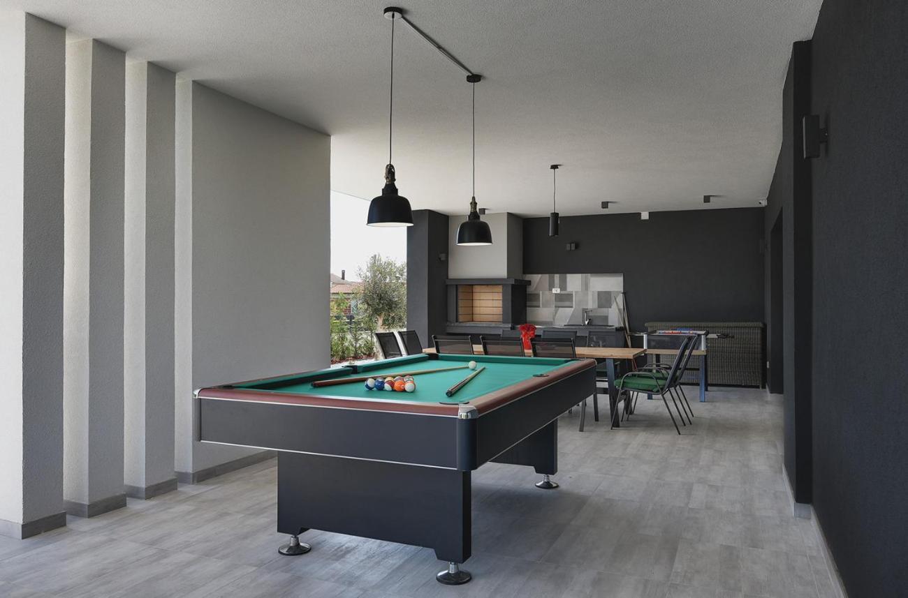 Villa Ula In Pula With Heated Pool And Sauna Eksteriør bilde